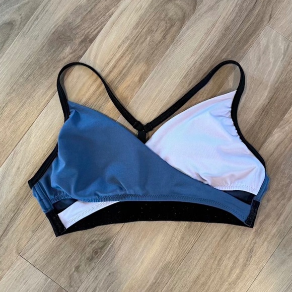 VS PINK Sport Ultimate 2-Way Swim and Sports Bra - Small (EUC) - Picture 2 of 6